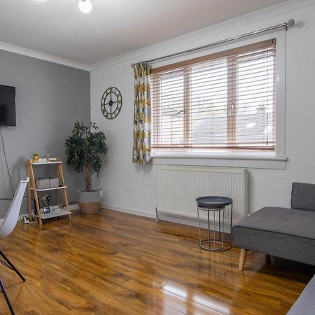1 Bed Apartment Central Hamilton Free Wifi With Great Transport Links To Glasgow Exteriör bild