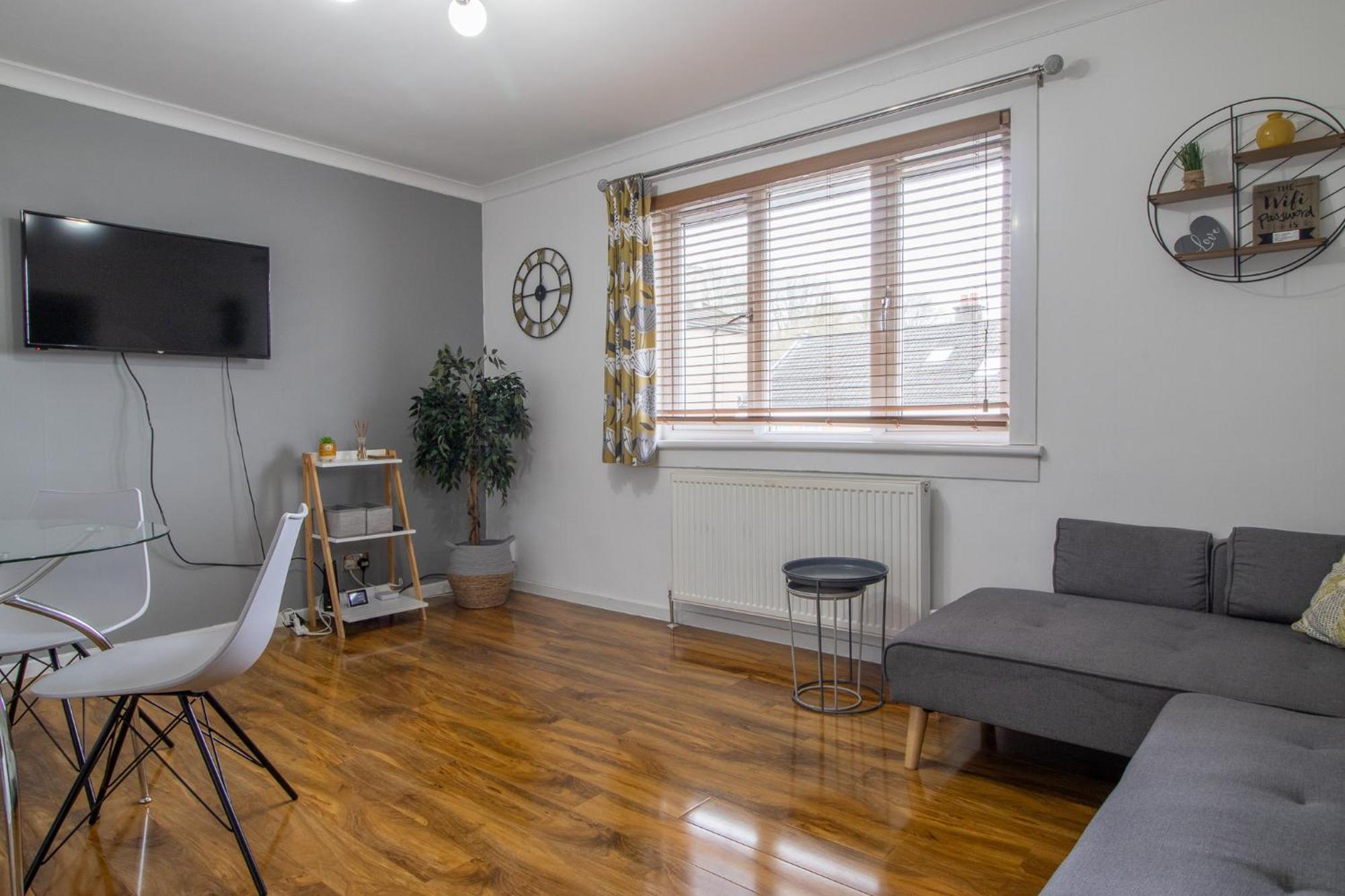 1 Bed Apartment Central Hamilton Free Wifi With Great Transport Links To Glasgow Exteriör bild