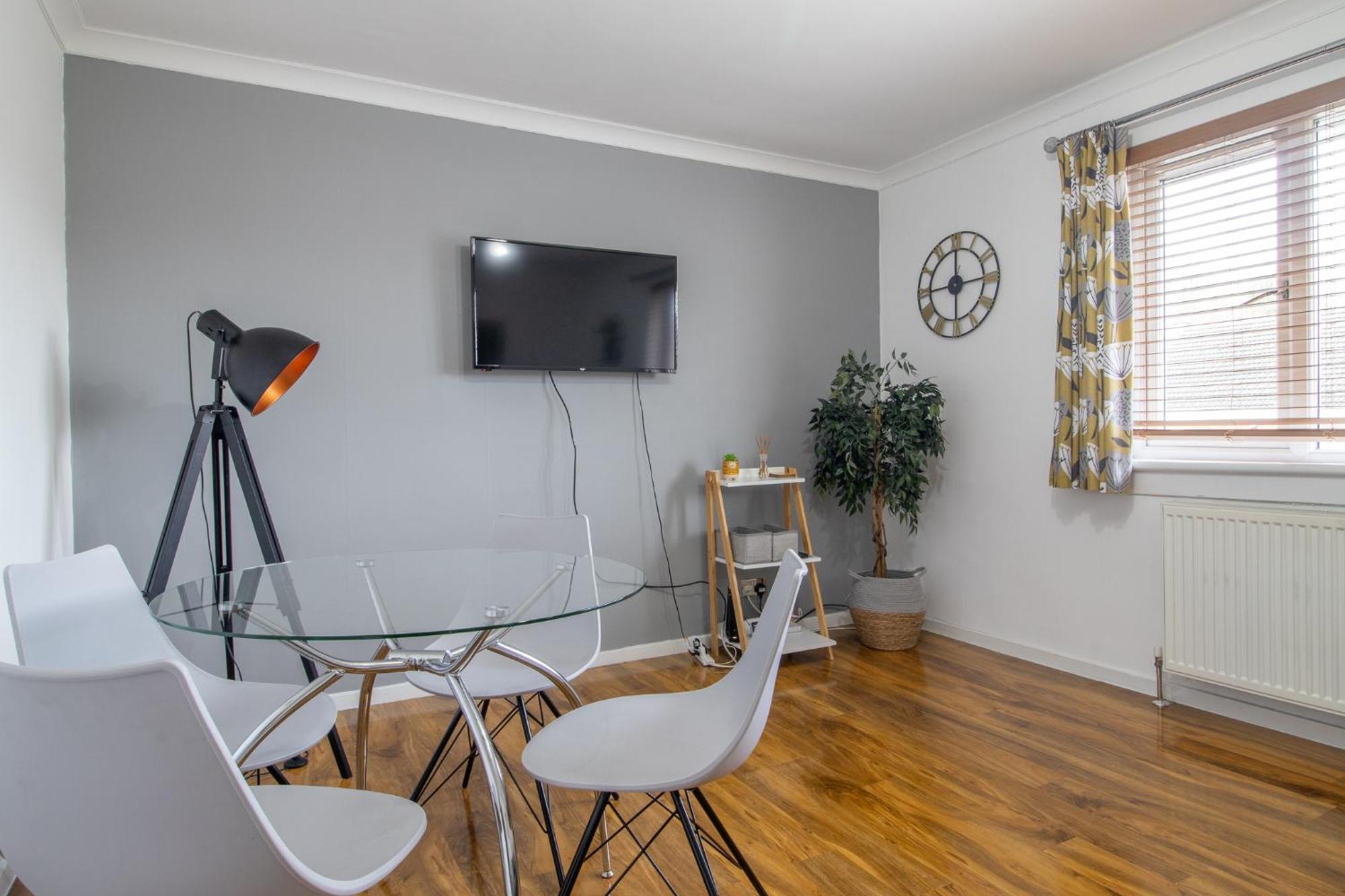 1 Bed Apartment Central Hamilton Free Wifi With Great Transport Links To Glasgow Exteriör bild